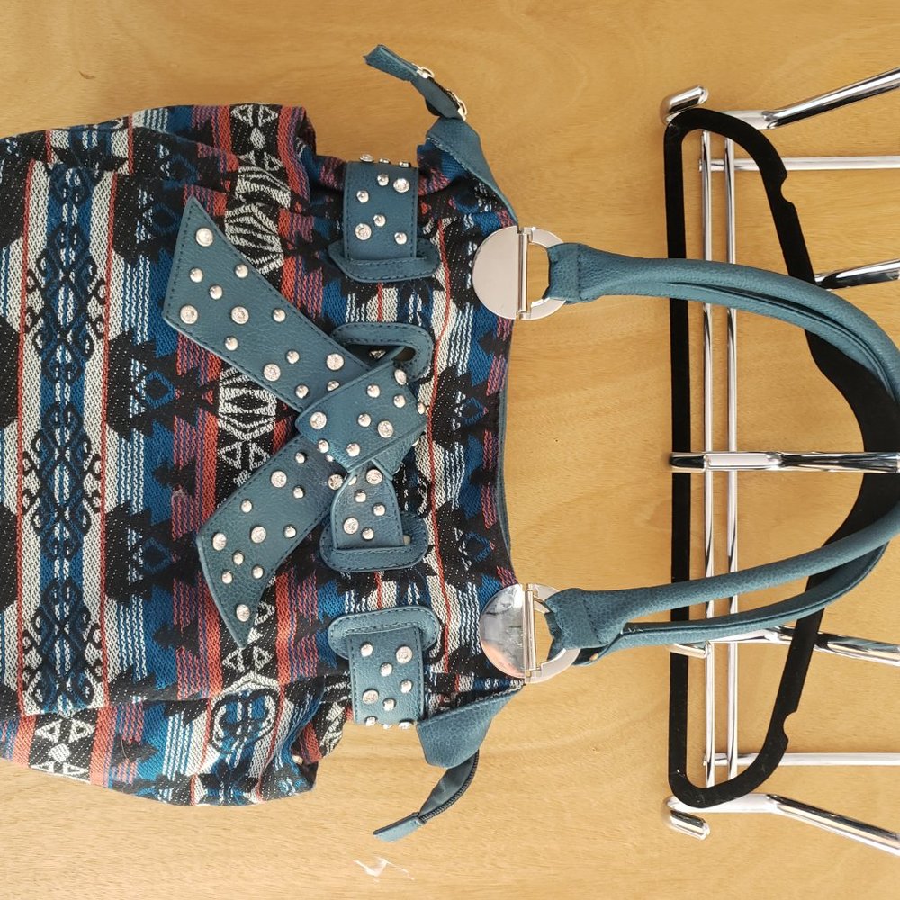 Hangbags - Picture 3 of 16